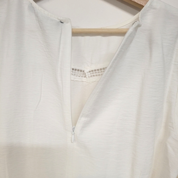 NWT Sugar + Lips Crochet Trim Puff sleeve white zip-up blouse top, size Large - Picture 7 of 11